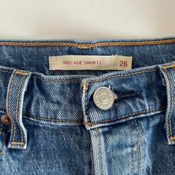 Levi’s Ribcage Shorts Womens Denim Cutoff High Rise Shorts Button Fly - Size 26 - Picture 4 of 6